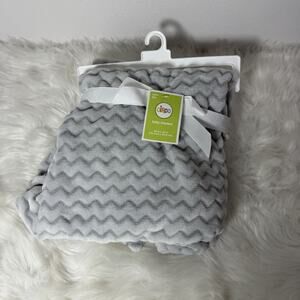Circo target Gray Plush Baby Blanket Lovey Chevron Zig Zag Stripe NWT